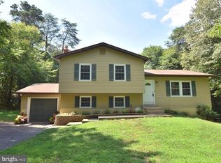 8989 Westchester Dr, Manassas, VA 20112