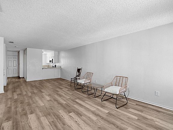 4th image of 1027 W Dakota Ave APT 108