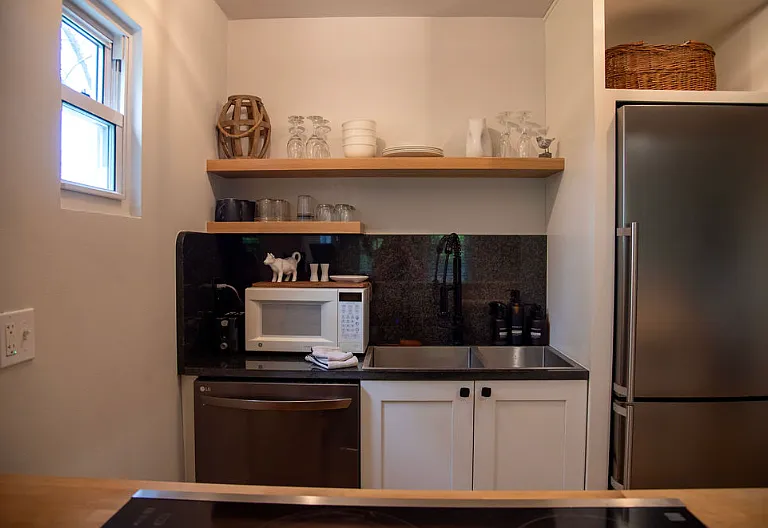 1537 Columbus Rd — Photo 5