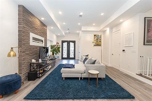 1st image of 46 Carlton Ave #1