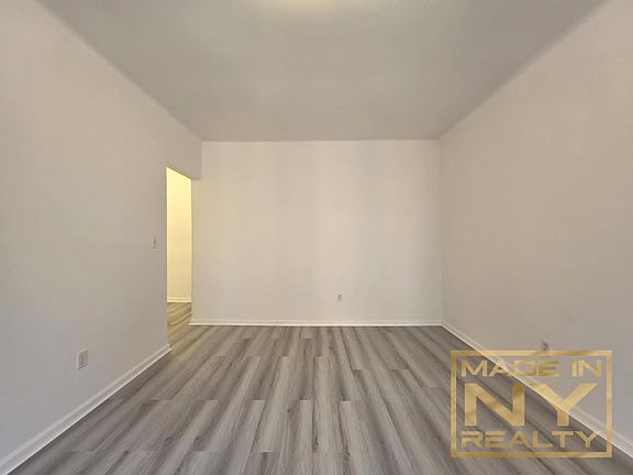 5th image of 3620 Parsons Blvd APT 5B