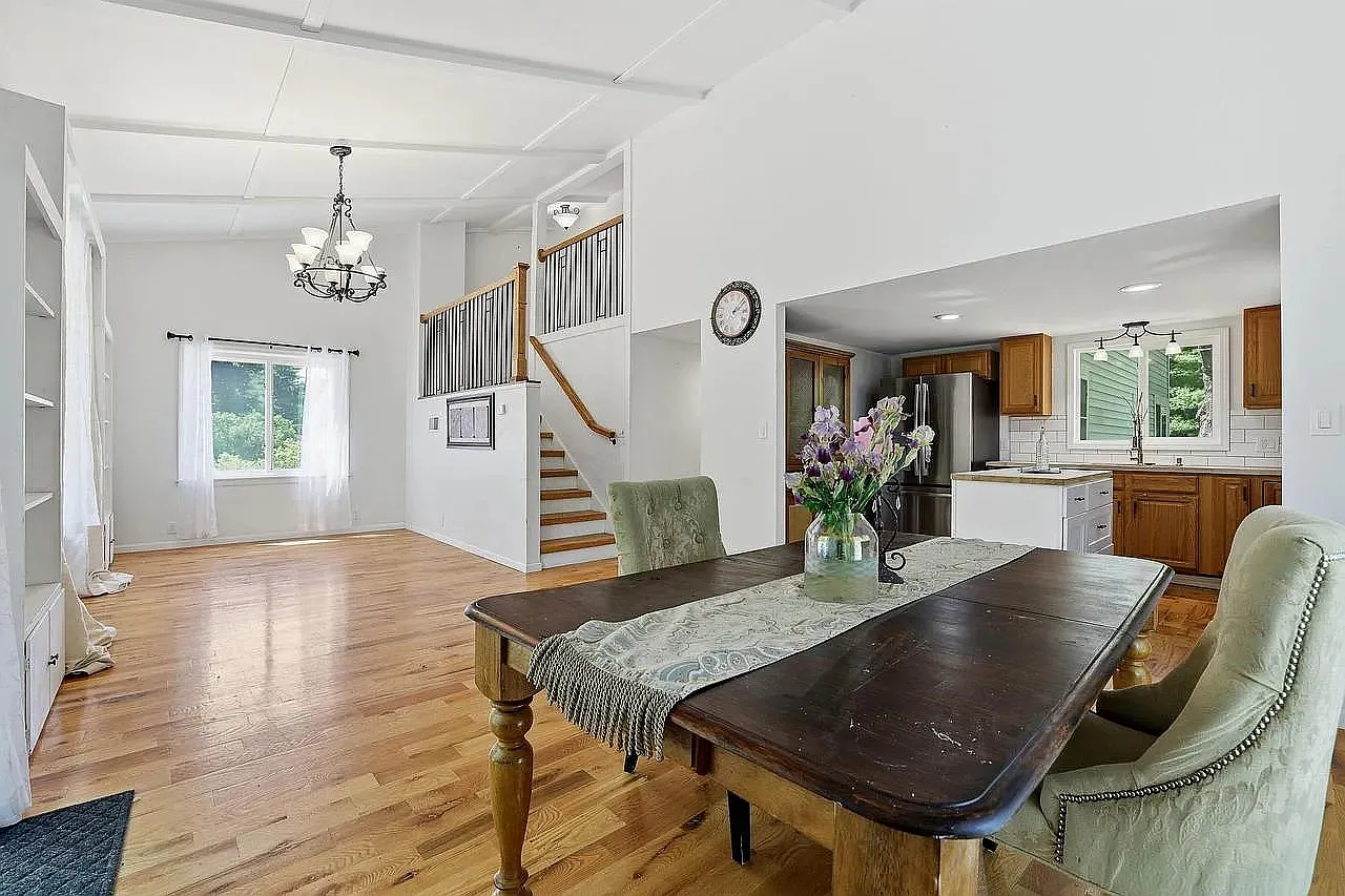 4 bed, 1772 sqft, $1,950 — Photo 2