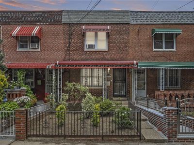2556 Eastchester Road, Bronx, NY, 10469