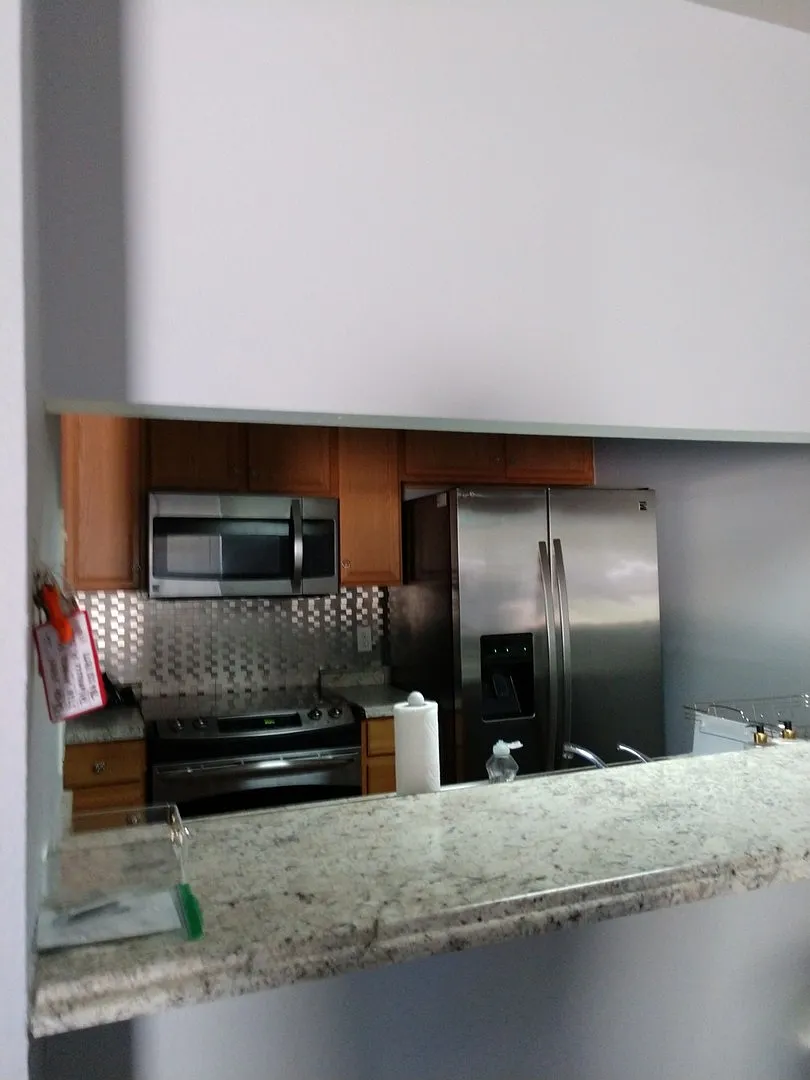 Beautiful 3 Bed 3 Bath Townhouse in Savannah Crossing....1/2 Off 1st Month's Rent — Photo 4