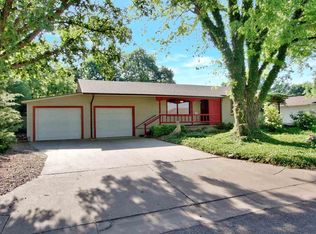 1512 Grandview Ave, Newton, KS 67114