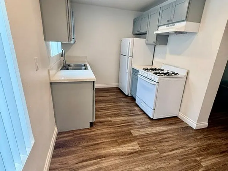 1051 Law St #7 — Photo 7
