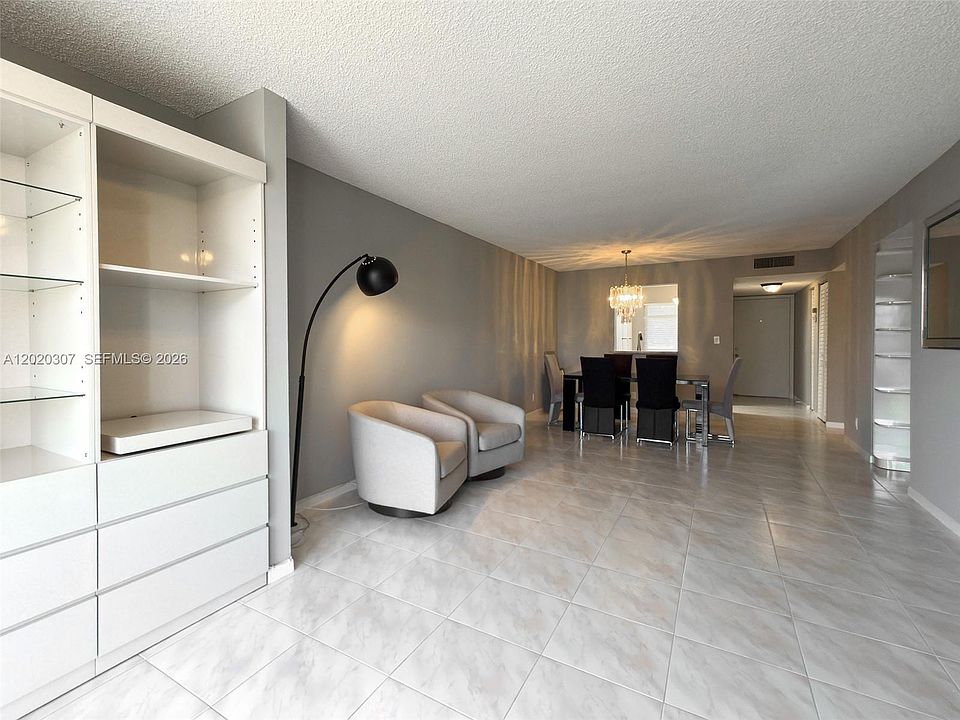 7145 Huntington Ln APT 303, Delray Beach, FL 33446 | MLS