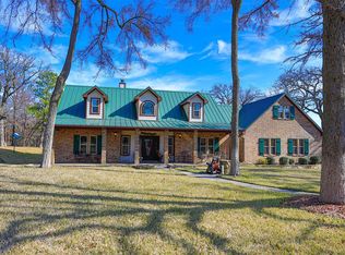 400 Center Hill Rd, Gainesville, TX 76240