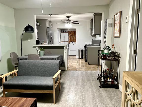 4th image of 17015 Walnut Ct
