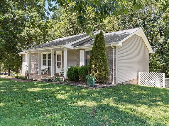 2nd image of 1723 Winding Way Dr
