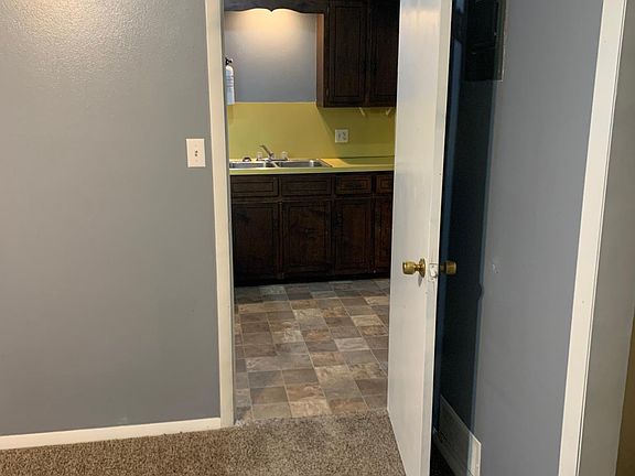 3rd image of 612 Boxwood Dr #11