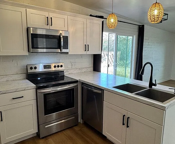 205 W 25th St — Photo 5