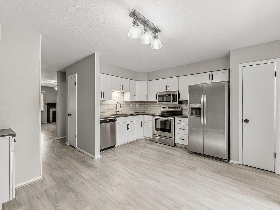 1st image of 2521 Crosstimbers St APT F6