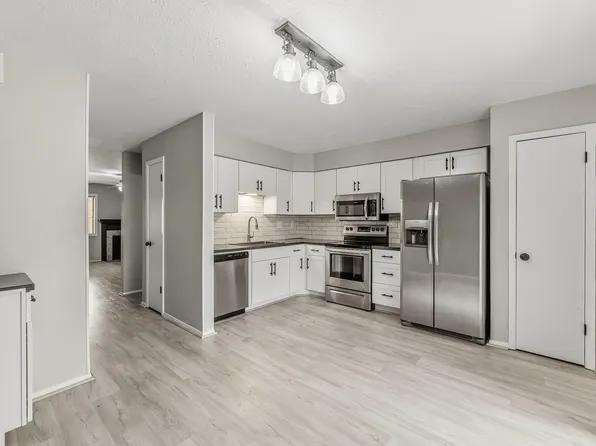 2521 Crosstimbers St APT F6, Huntsville, TX 77320