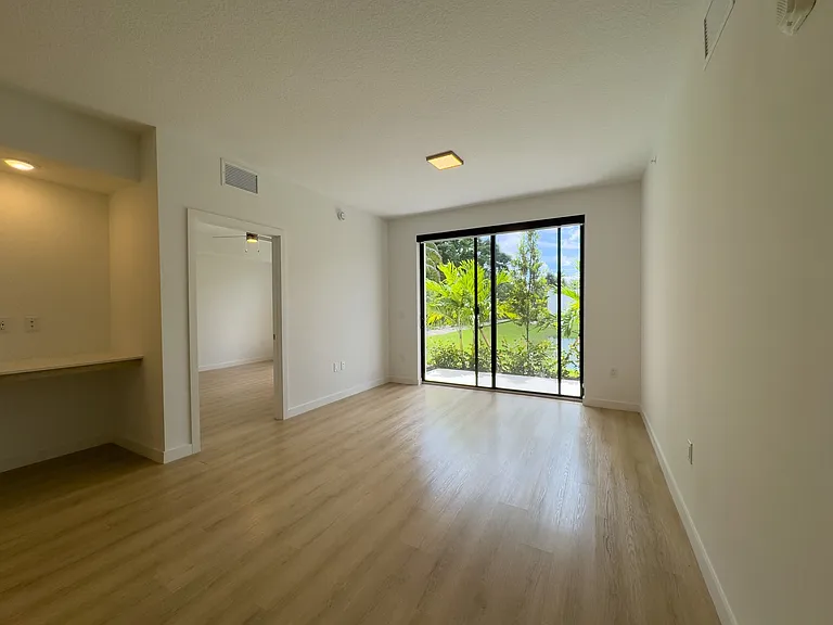 Caroline Golden Glades — Photo 40