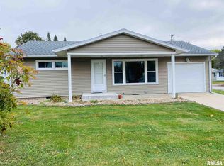 821 S Madison St, Macomb, IL 61455