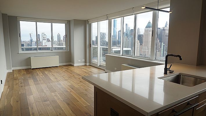 1st image of 560 W 43rd St APT 39A
