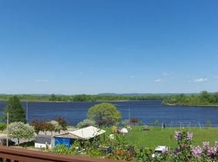 46920 Riverview Dr, La Crescent, MN 55947