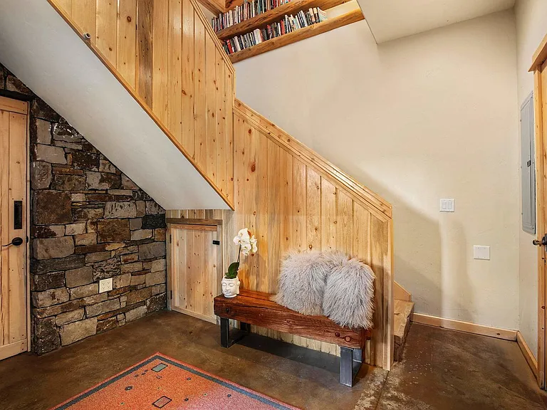61188 Main St — Photo 18