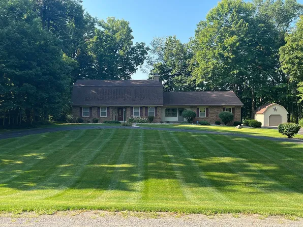 1166 E Wildwood Dr, Columbia City, IN 46725