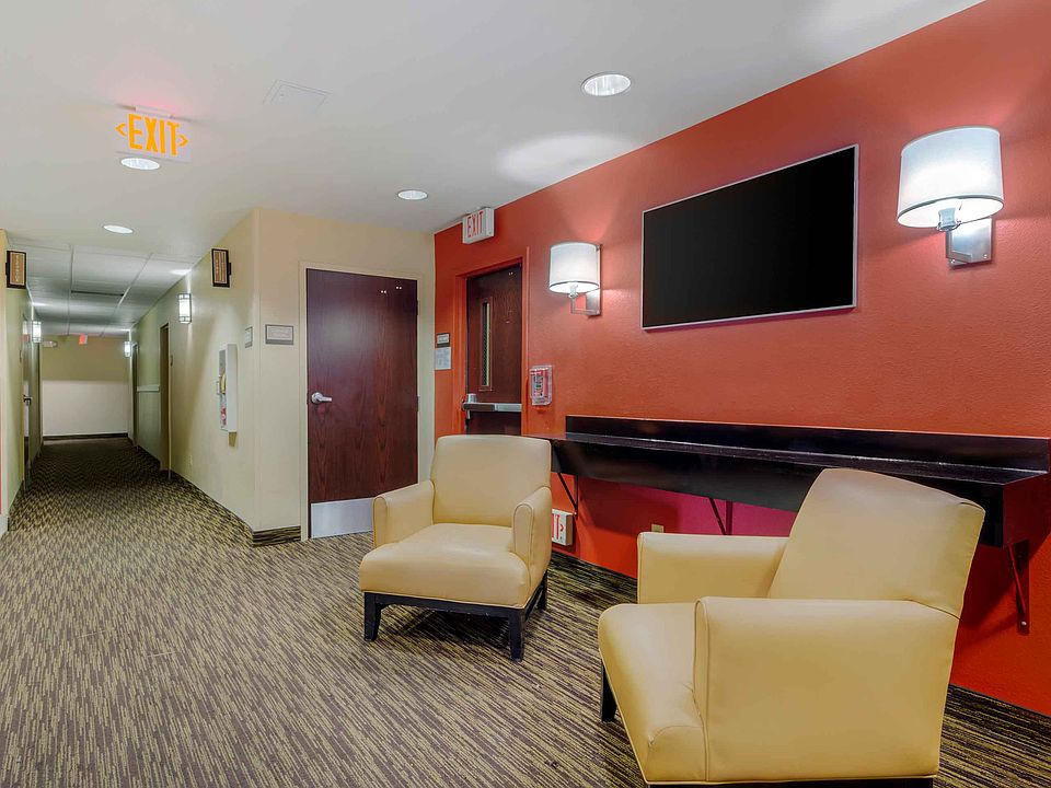 Lobby and Guest Check-in