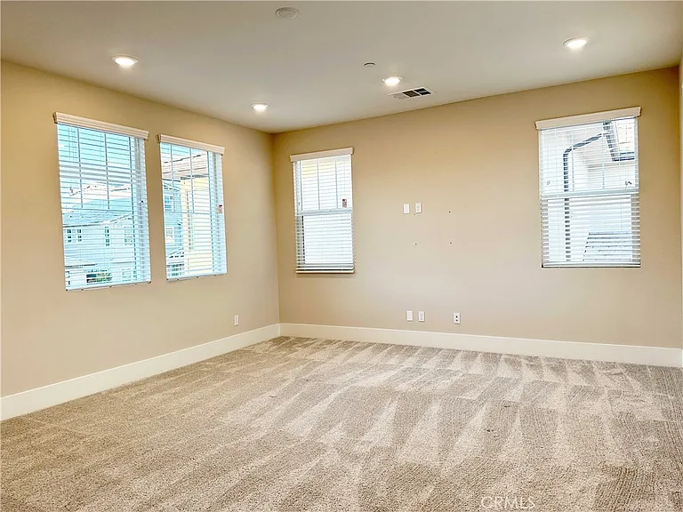58 Ray — Photo 23