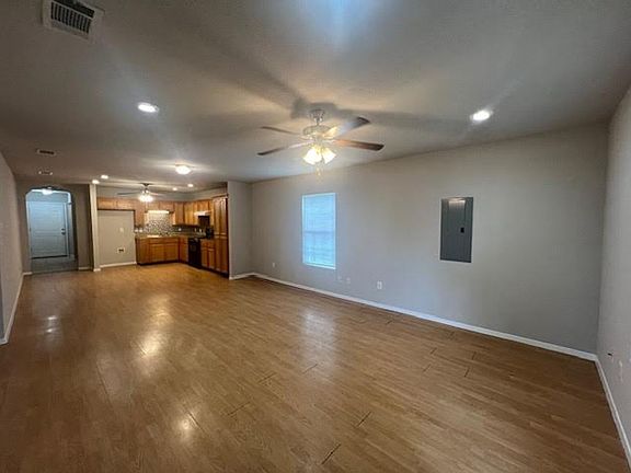 4th image of 1321 E League St