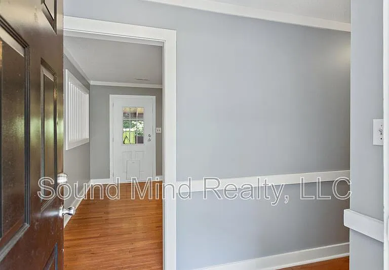 417 Foxhall Dr — Photo 10