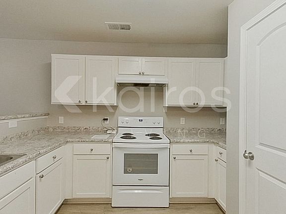 5th image of 102 Amber Mill Cir