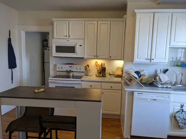 20 High St APT 2, Waltham, MA 02453