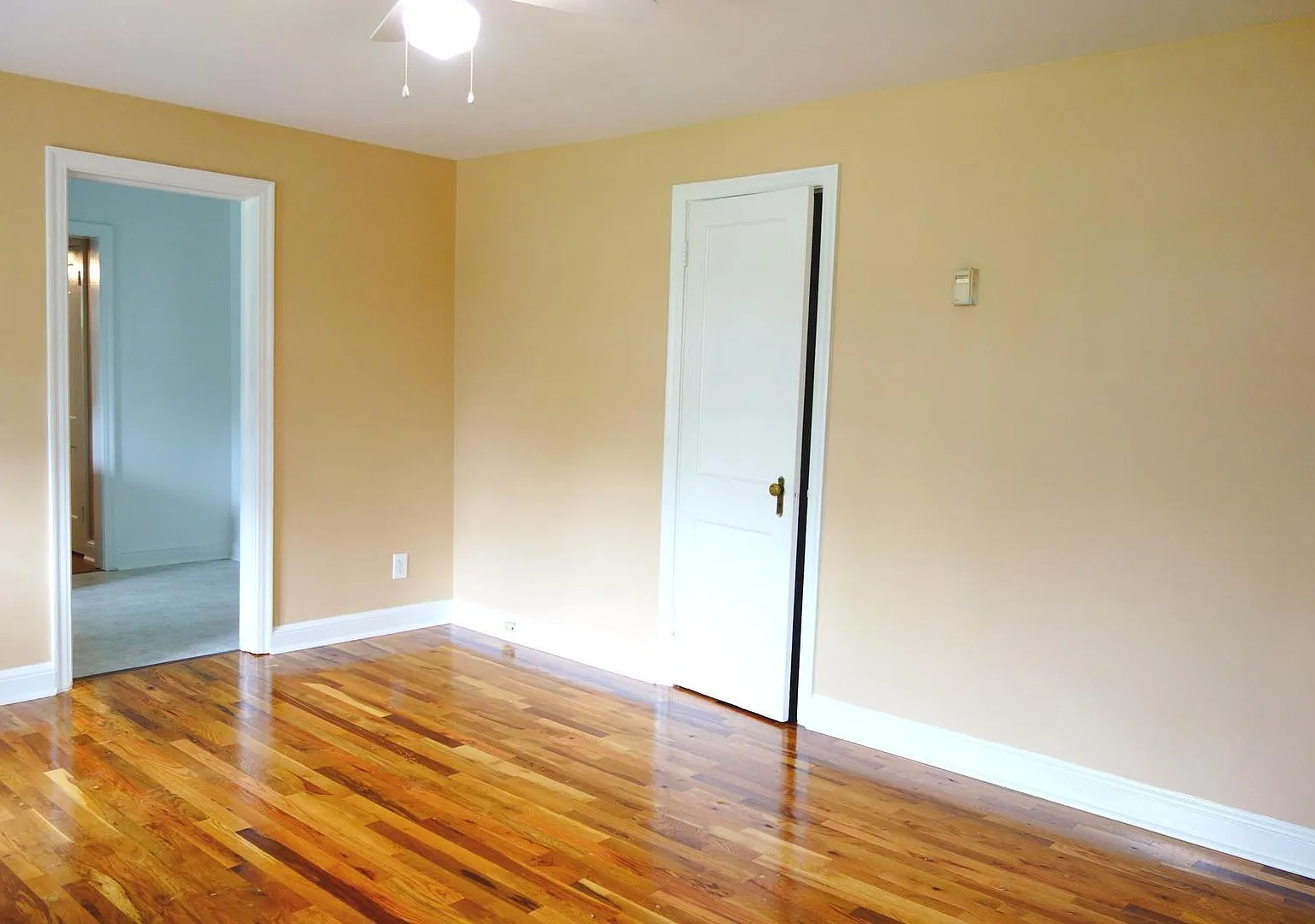 8210 Greenwood Avenue D&G Properties Llc — Photo 4