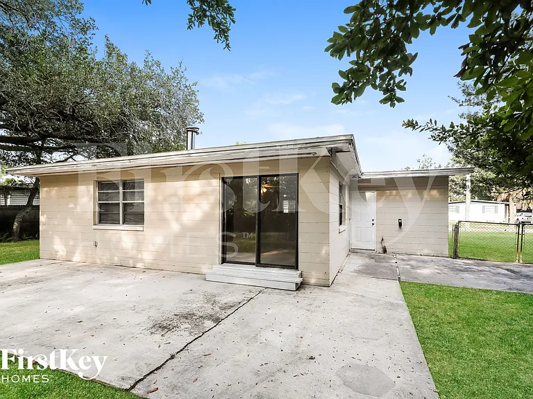3204 Rogero Rd — Photo 18