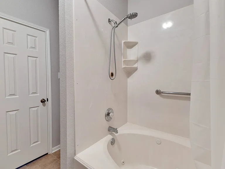 11308 Terrace Meadow Way — Photo 32