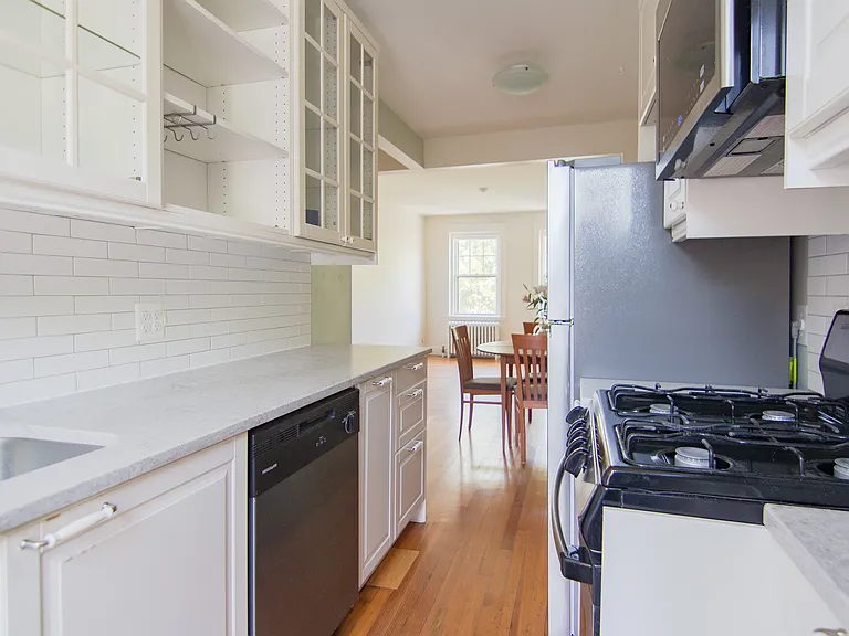 36 Linnaean St #12 — Photo 7