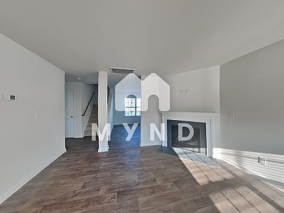 3rd image of 2047 Pippen Ave