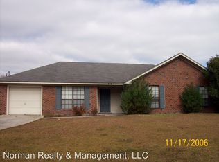 926 Highland Dr, Hinesville, GA 31313