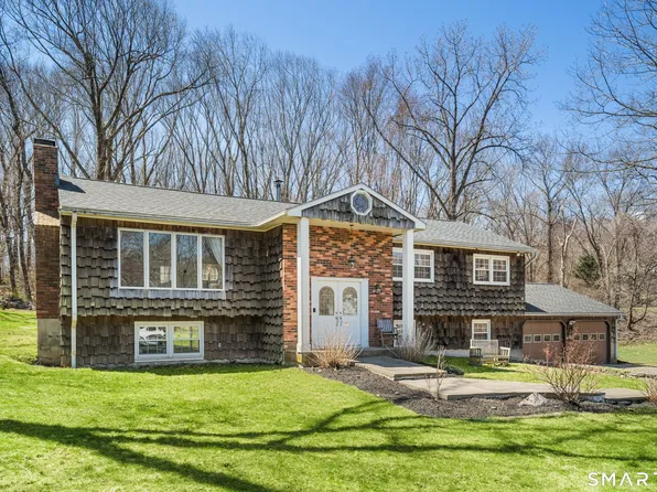 3 Pebble Road, Newtown, CT 06470