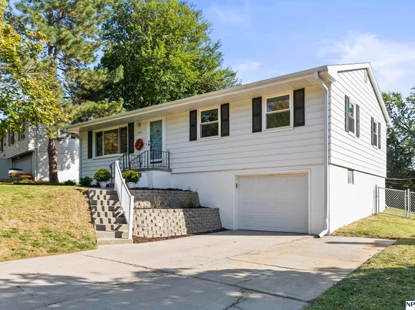 3323 S 127th St, Omaha, NE 68144