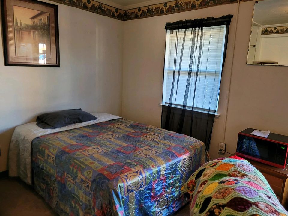 2nd image of 8188 Lee Hwy #7