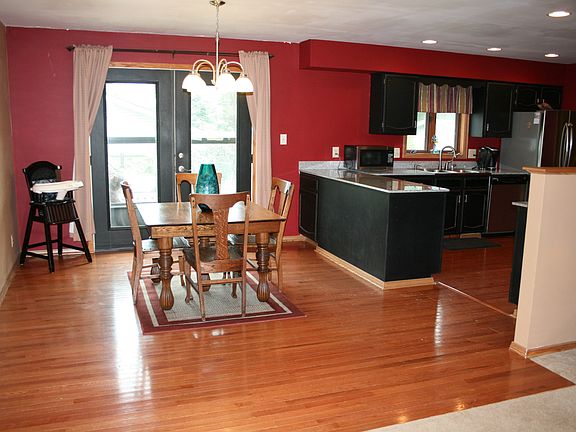 3rd image of 2301 Moore Dr
