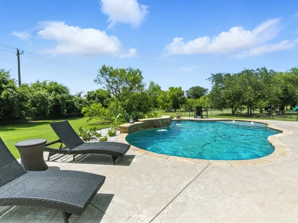 363 Red Bird Dr, Springtown, TX 76082