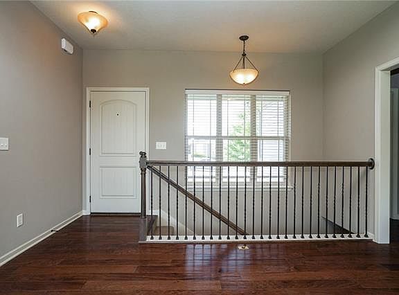 3rd image of 16911 Summit Dr