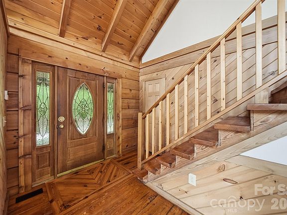 3rd image of 2079 Icard Ridge Rd