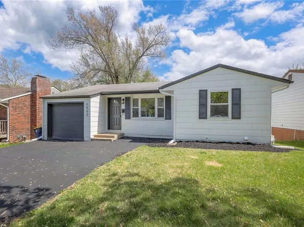 7933 NE San Rafael Dr, Kansas City, MO 64119