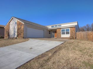 2937 W 62nd St, Tulsa, OK 74132