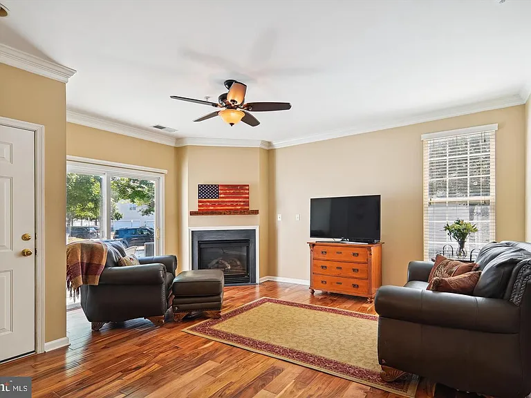 43074 Old Gallivan Ter — Photo 7