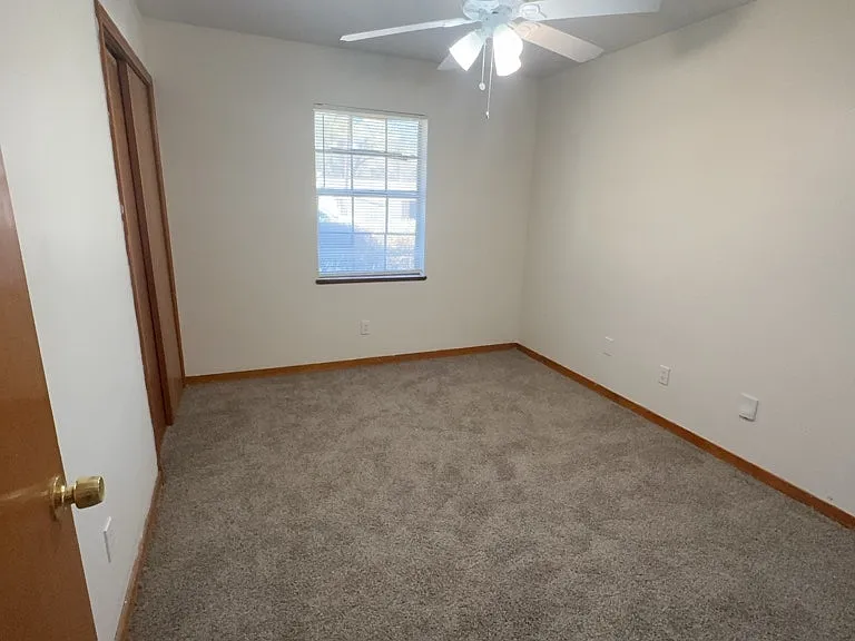 2242 Castle Hill Dr — Photo 12