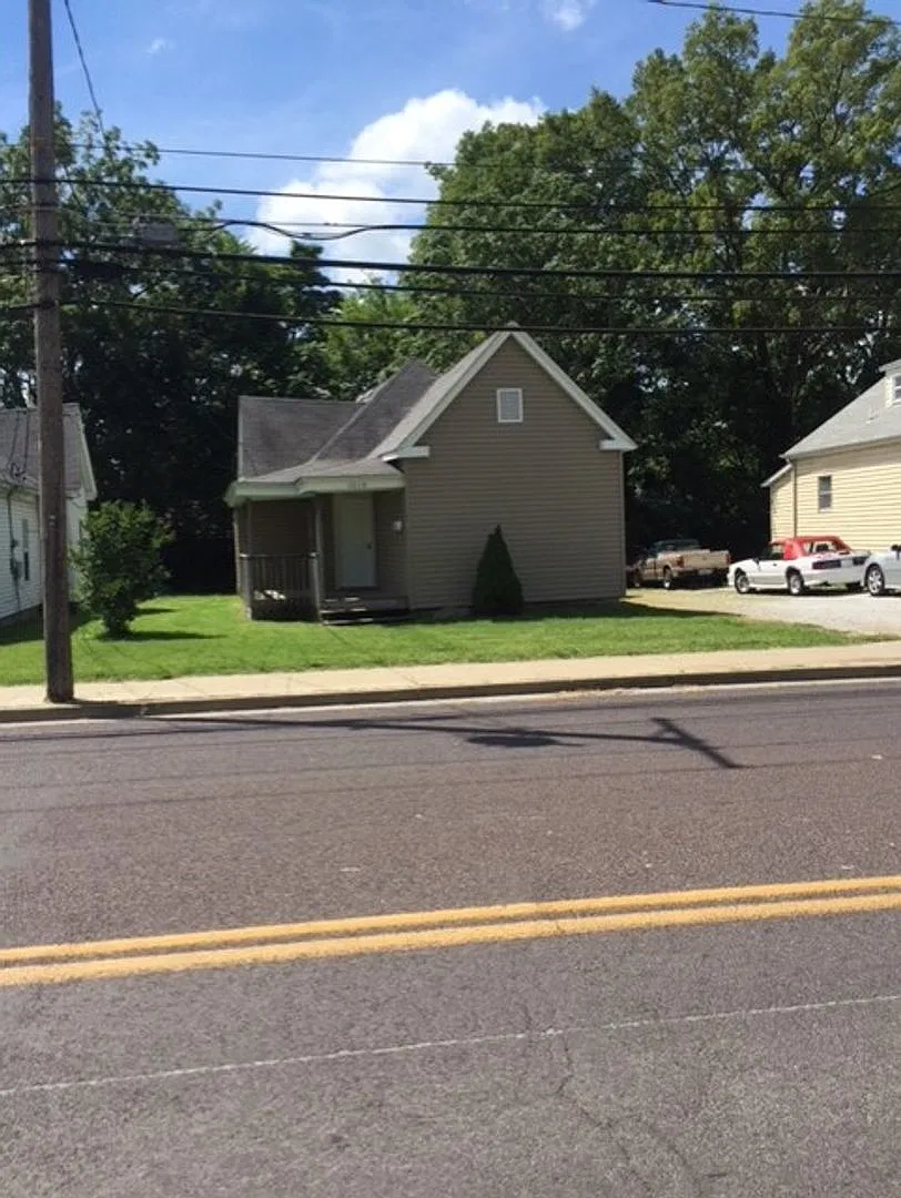 3 Bed 2 Bath Home — Photo 2