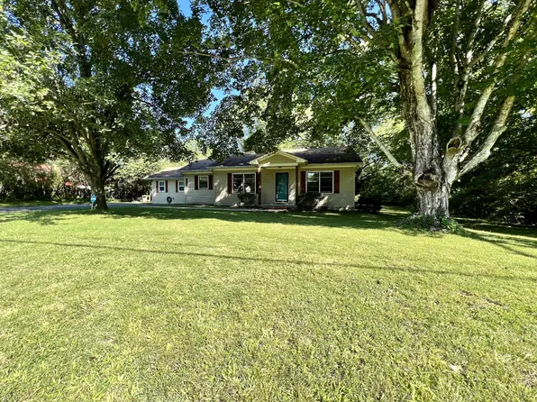 1817 E Lincoln St, Tullahoma, TN 37388