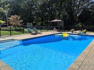 23 Gina Dr, Centerport, NY 11721